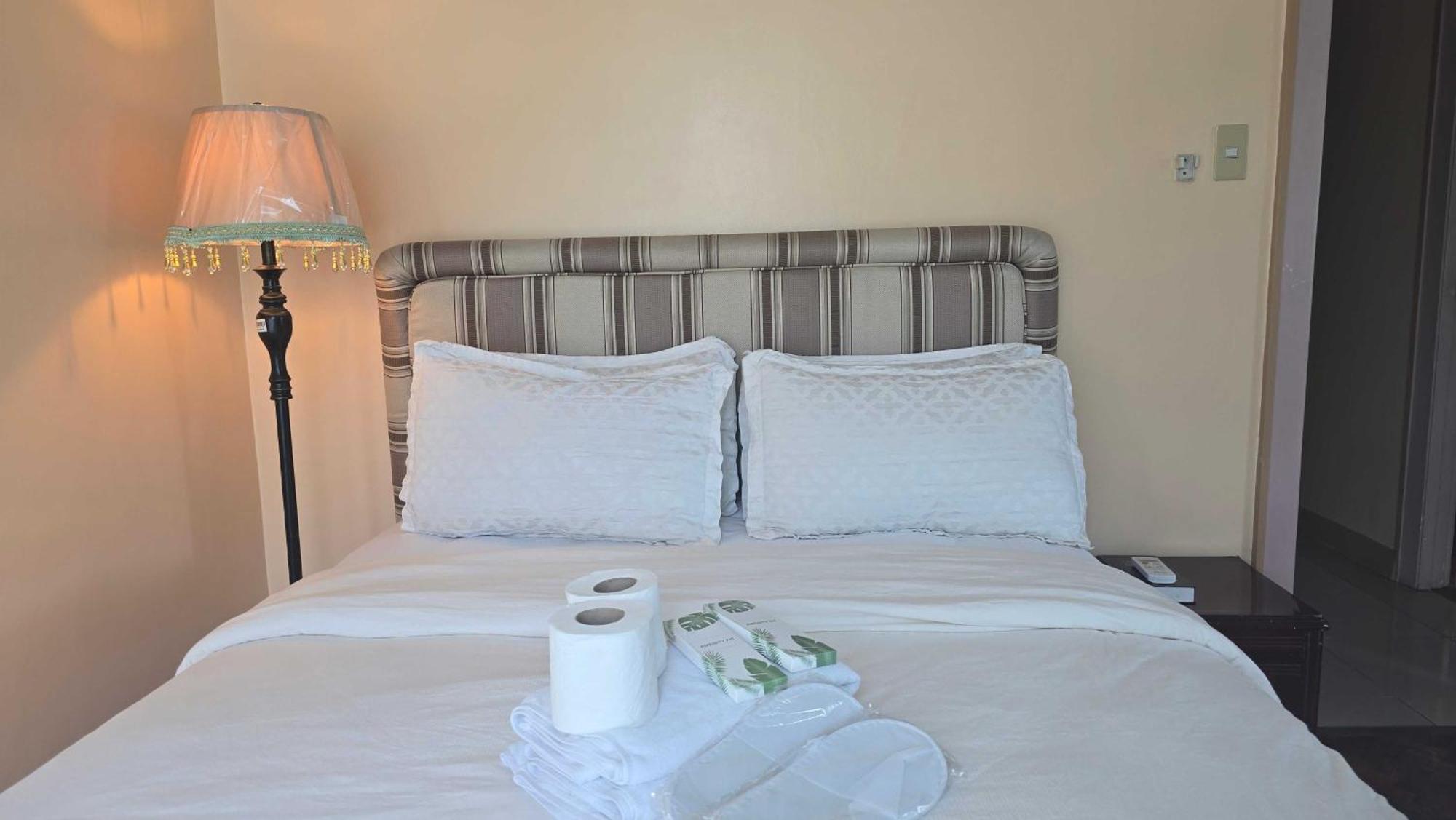 Manila Condotel 2 Bedroom Connected To Robinson Mall By Tripleview Condominium Bagian luar foto